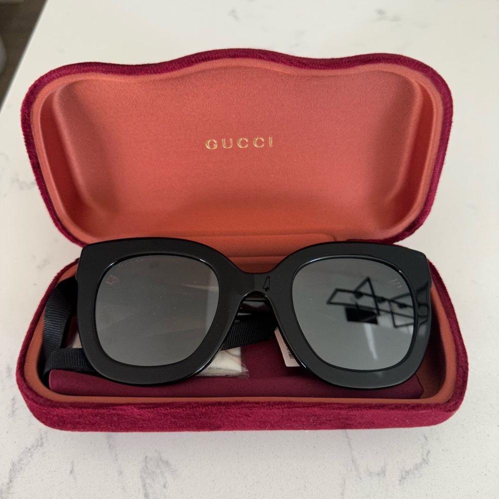Gucci Round Frame Acetate Sunglasses with Stars ⭐️ NIB